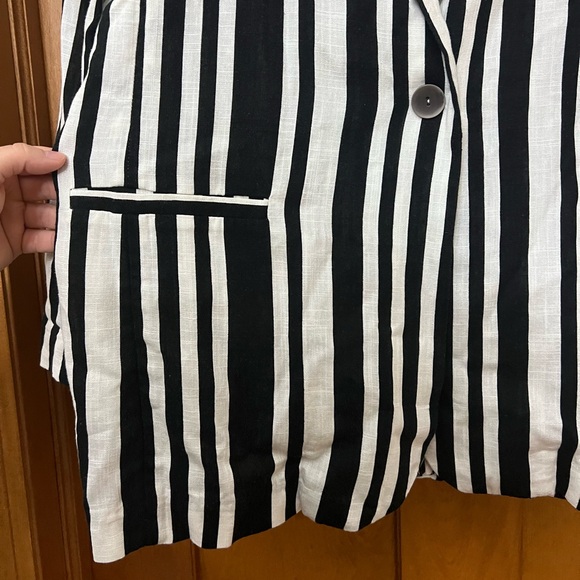 Willow Linen Blend Black and White Striped Long Line Blazer Size Large - Picture 4 of 10